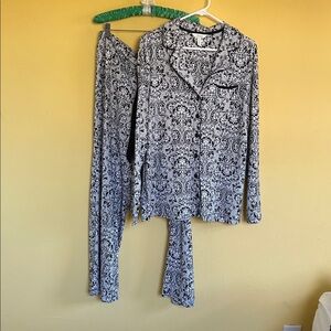 Soma black and white pajama set size XL